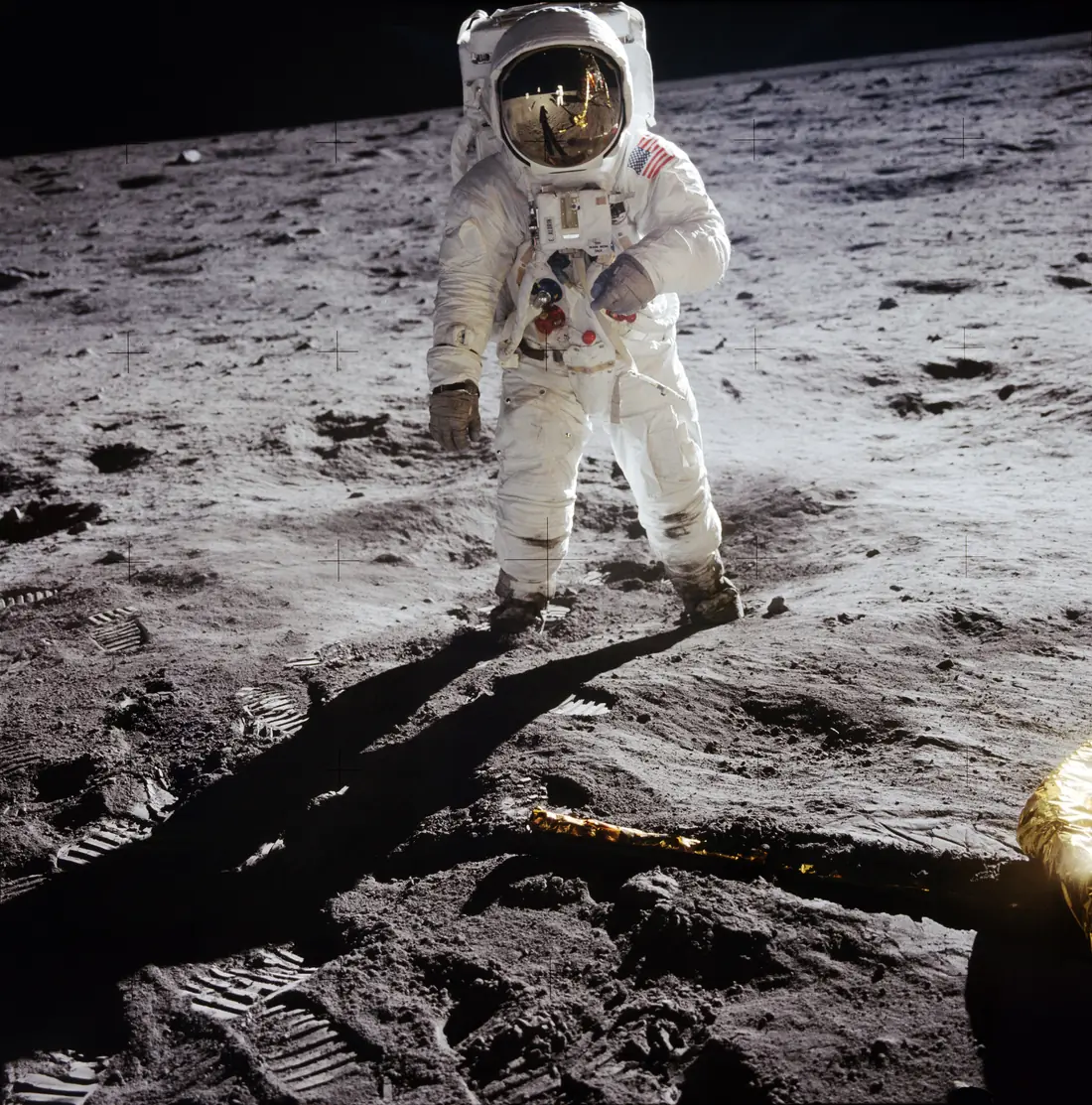 Apollo 11 crew splashes down: first humans return from the Moon — Pacific Ocean