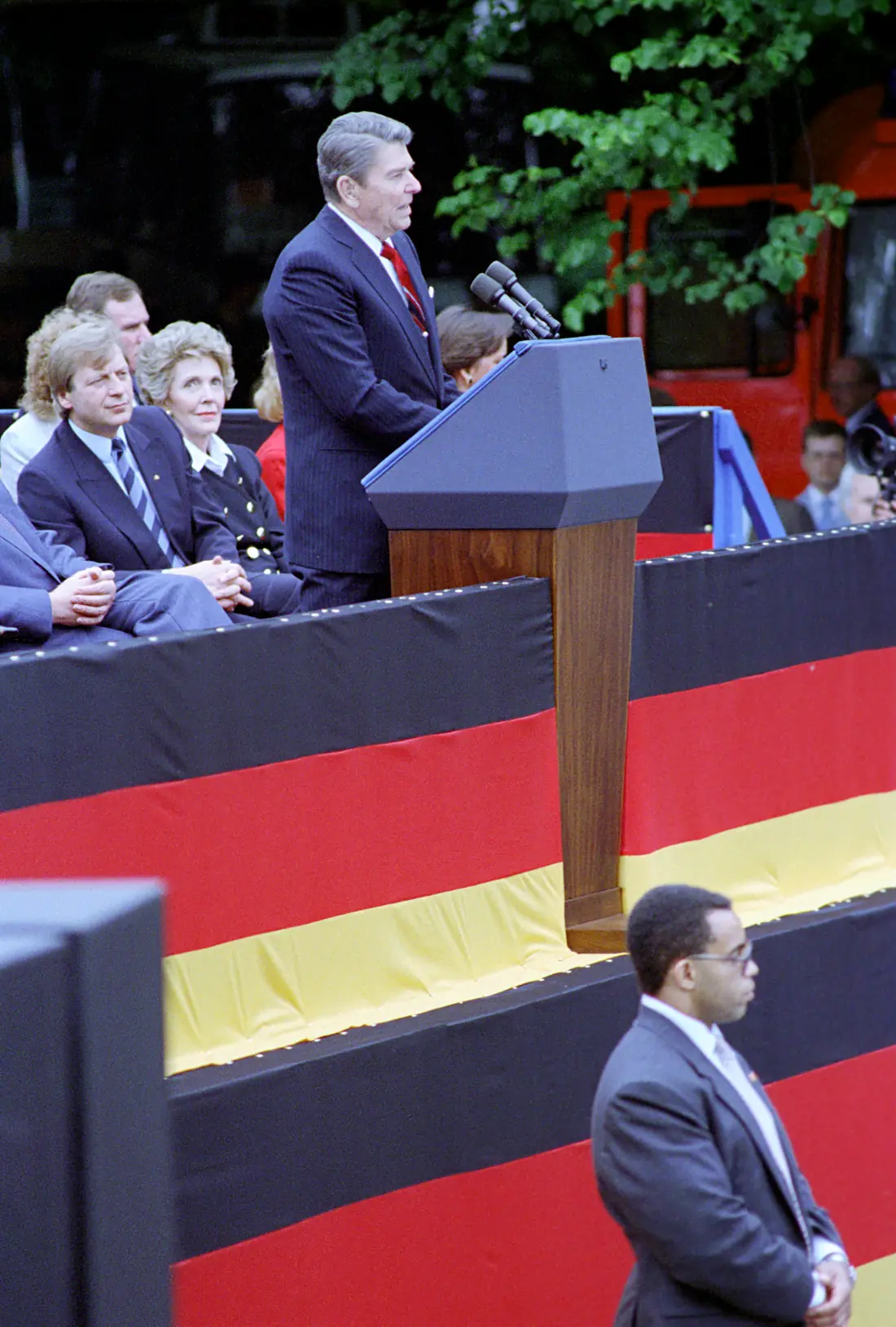 Ronald Reagan's Brandenburg Gate speech — West Berlin, Germany