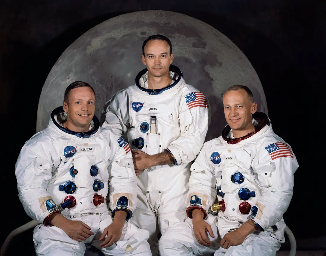 Apollo 11 crew splashes down: first humans return from the Moon — Pacific Ocean