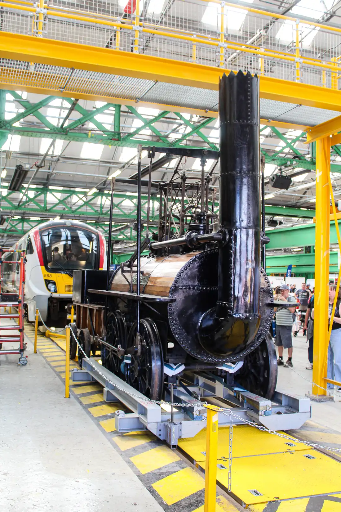 Locomotion n° 1 entraîne le premier train de passagers — County Durham, England
