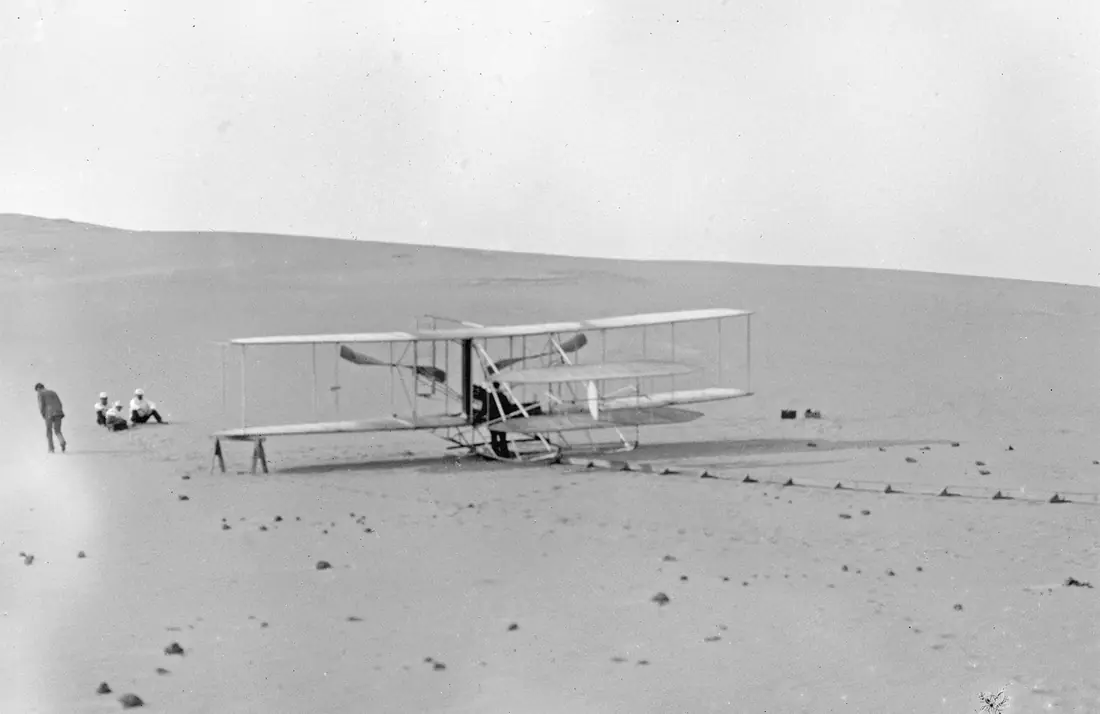 Wright Brothers Set 24‑Mile Flight Record — Kitty Hawk, United States