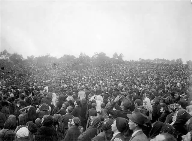 Miracle of the Sun Over Fatima Captivates Millions — Fátima, Portugal
