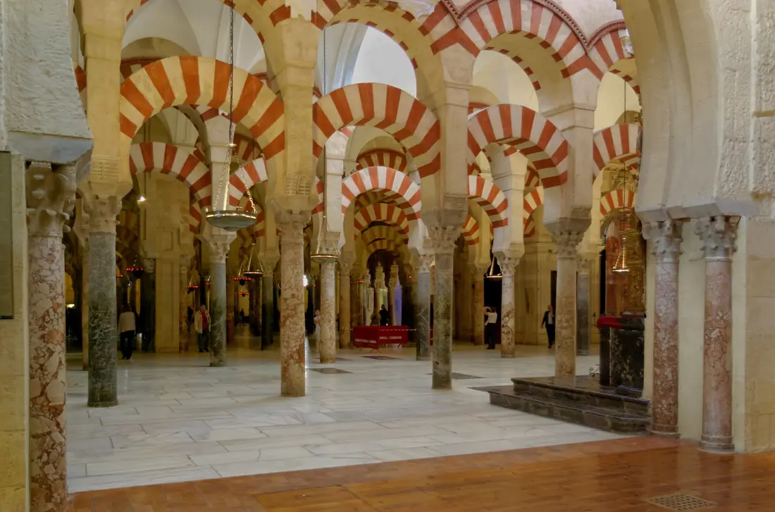 Abd al‑Rahman III devine calif al Cordobei, deschizând epoca de aur — Córdoba, Al‑Andalus