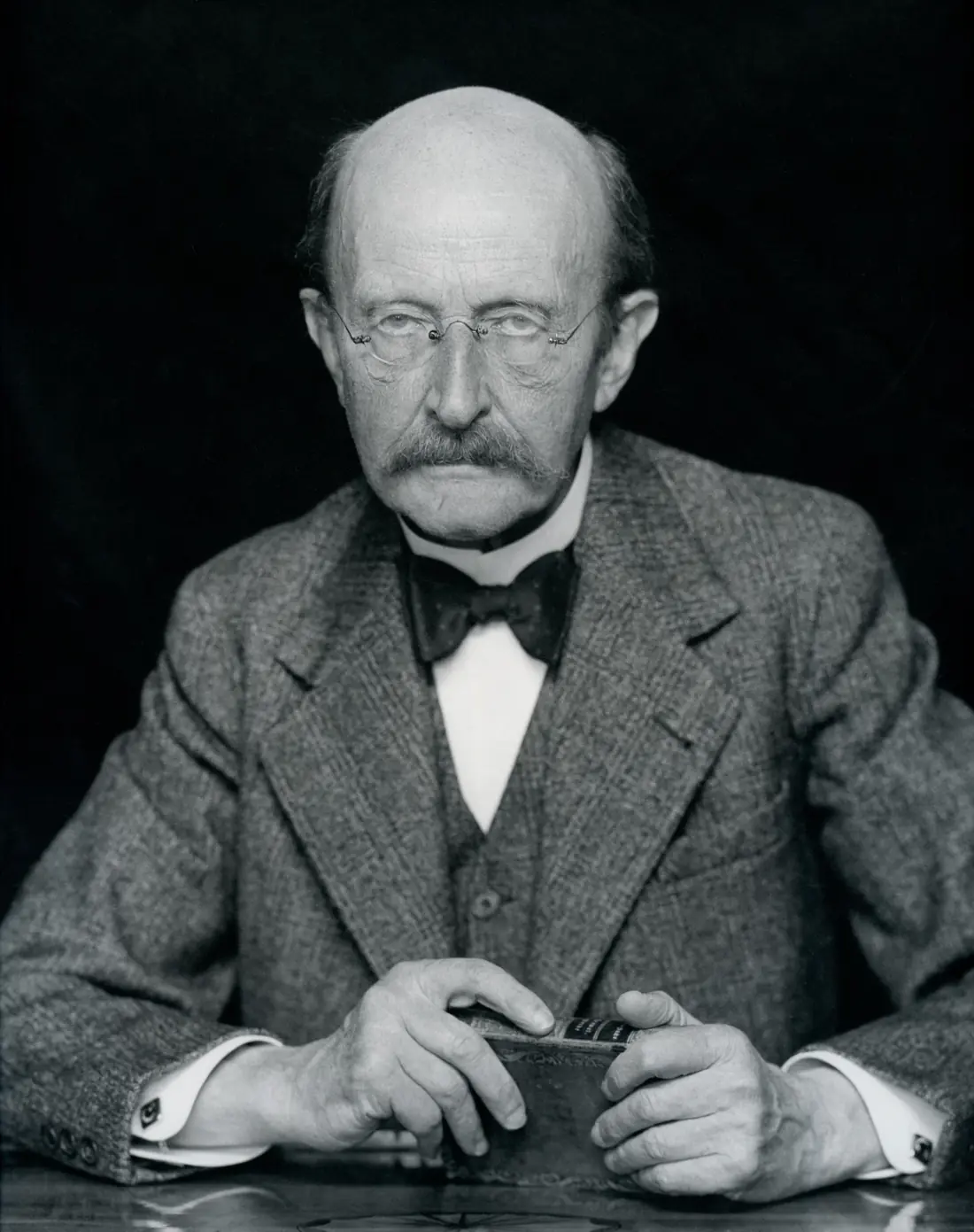 Planck Unveils Quantum Law, Birth of Modern Physics — Berlin, Germany