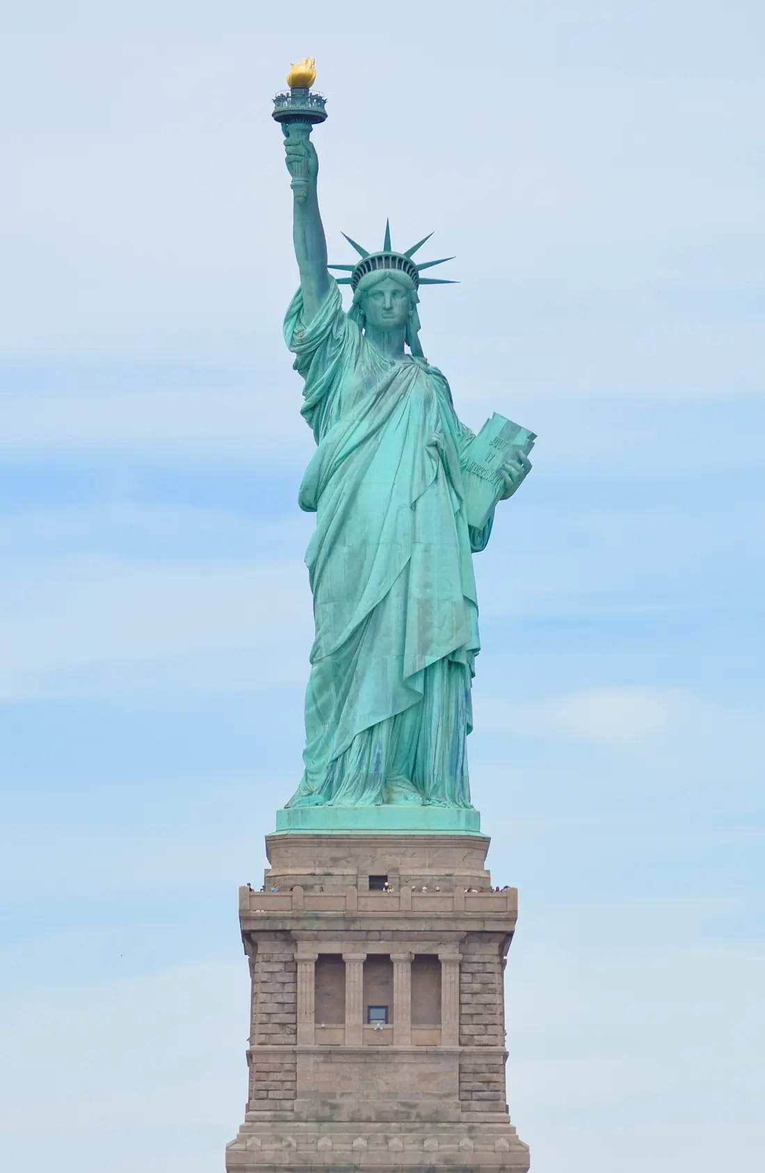 Cleveland dedica la Estatua de la Libertad, símbolo mundial de la libertad — New York Harbor, United States